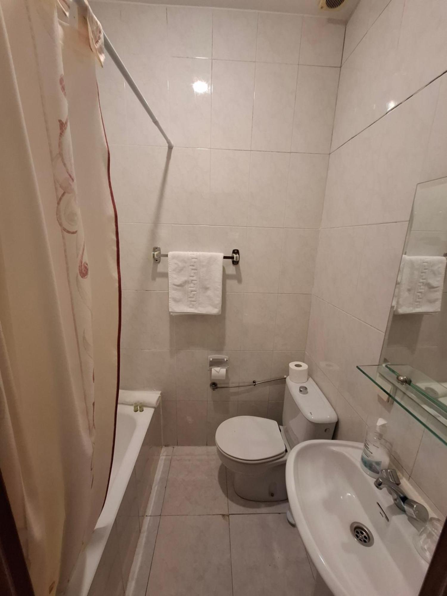 Hostal Villamanez Мадрид Екстериор снимка