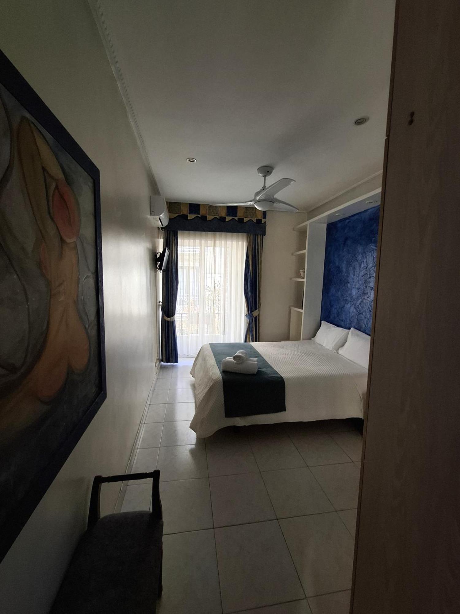 Hostal Villamanez Мадрид Екстериор снимка