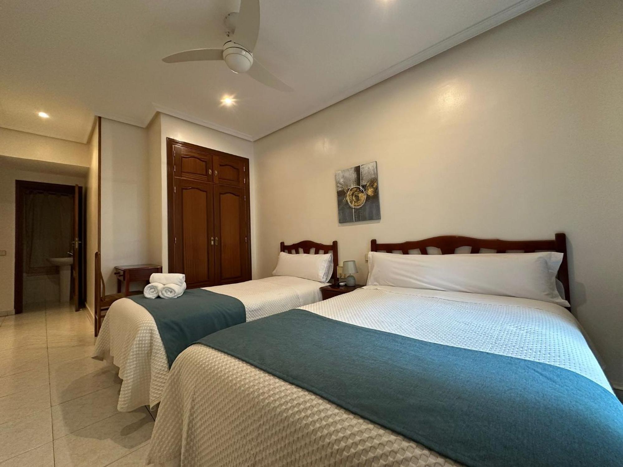 Hostal Villamanez Мадрид Екстериор снимка